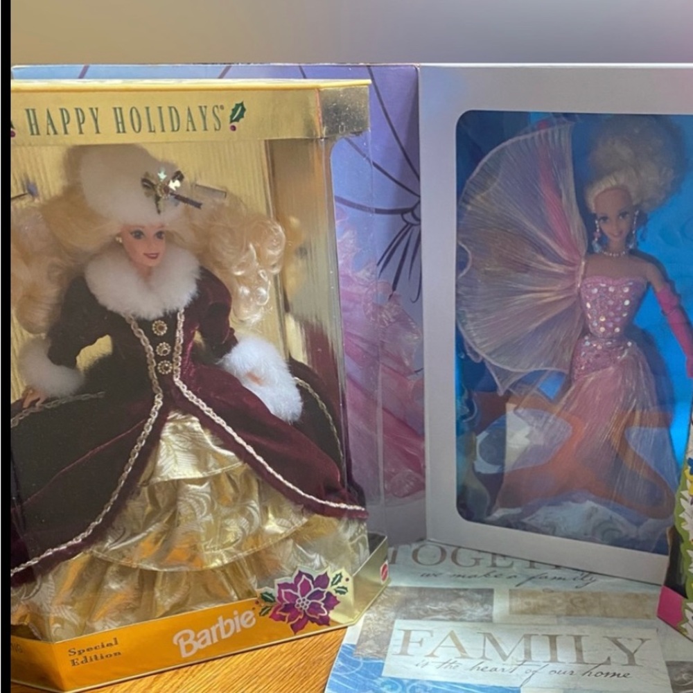 Dolls - Picture 4 of 4